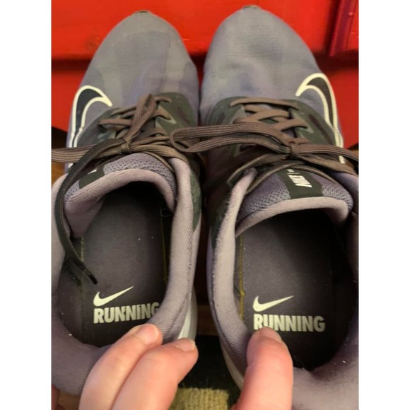 Athletic_Shoes